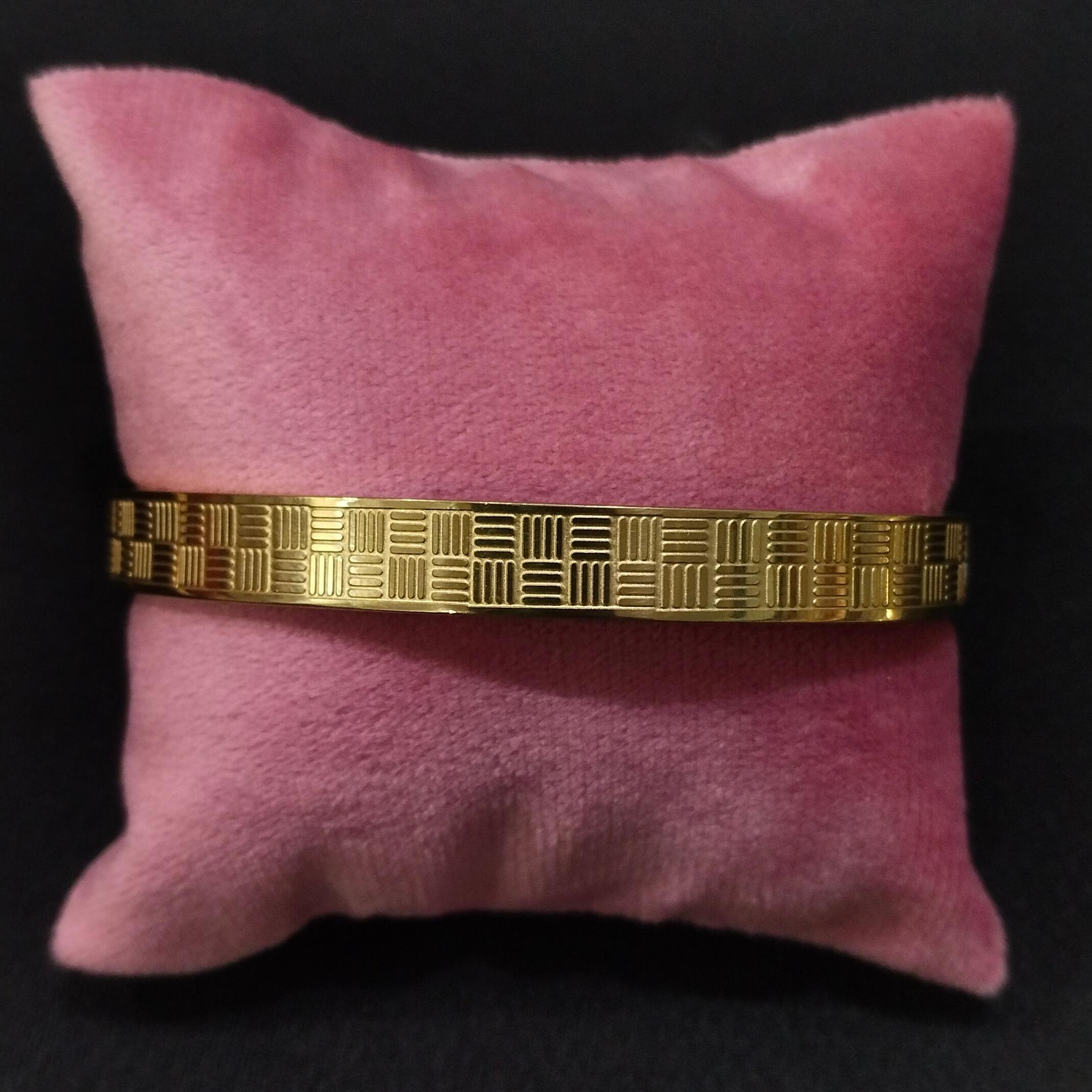 Eterna Gold Cuff - Image 1