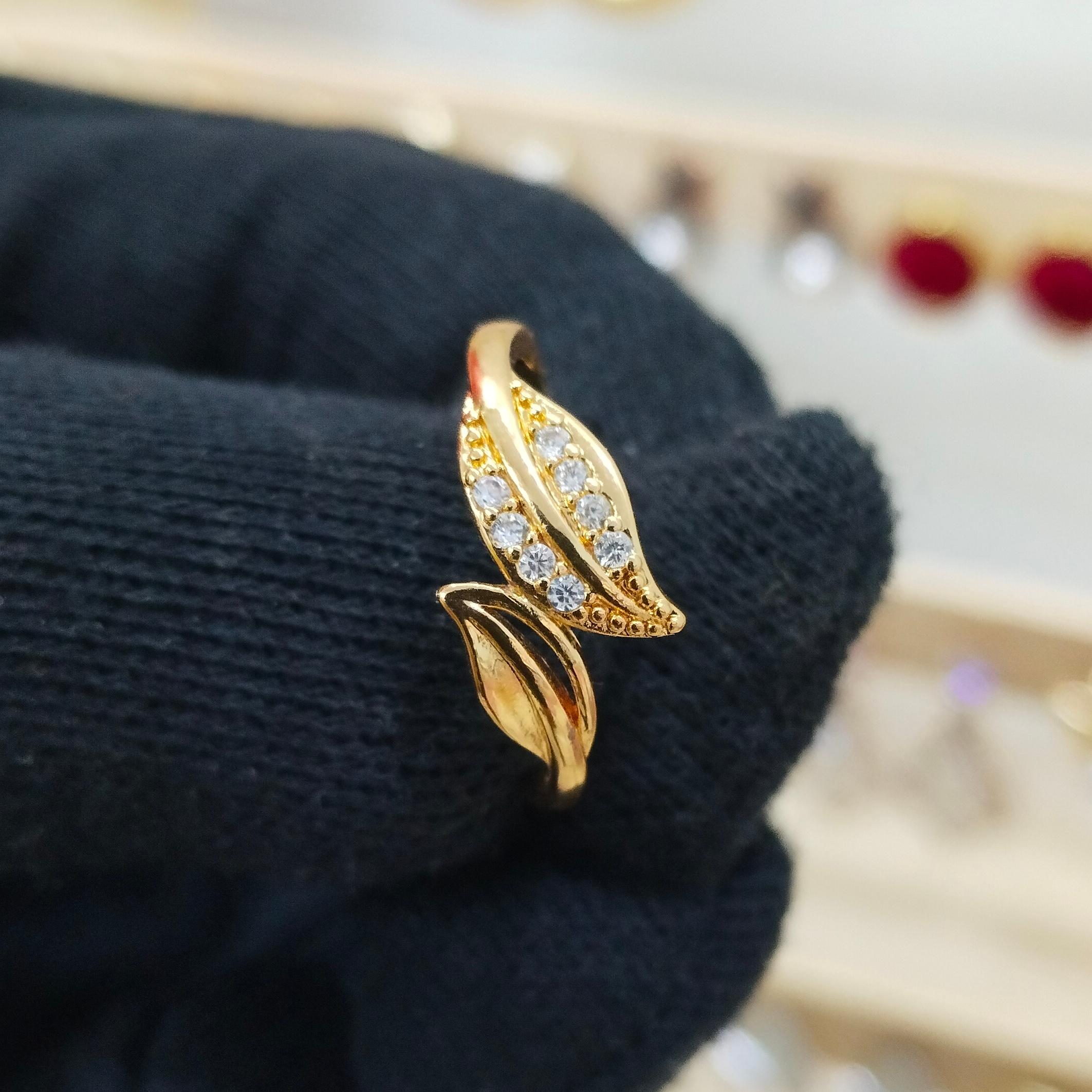 Gold Leaf Crystal Ring - Image 1