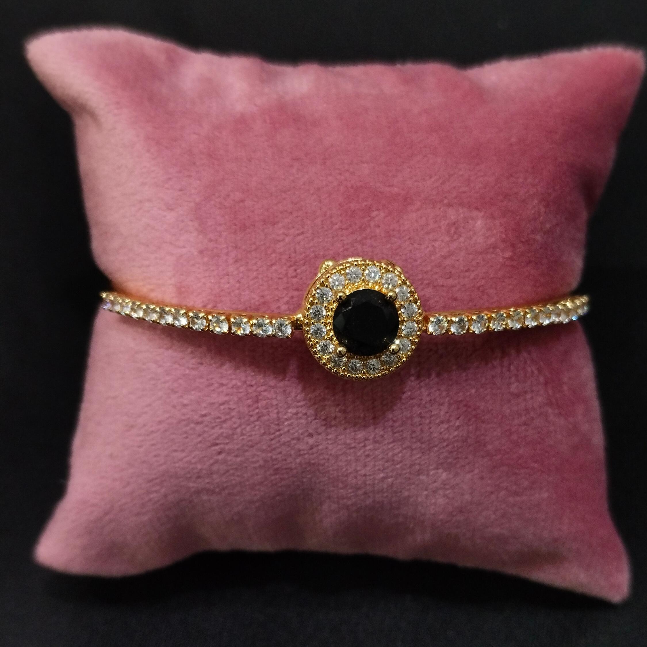 Gold Black Onyx Bracelet - Image 1