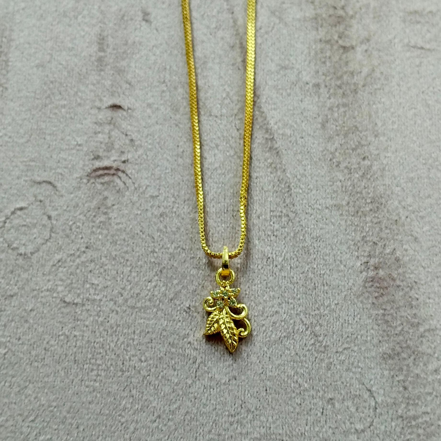 Gold Leaf Pendant Necklace - Image 1