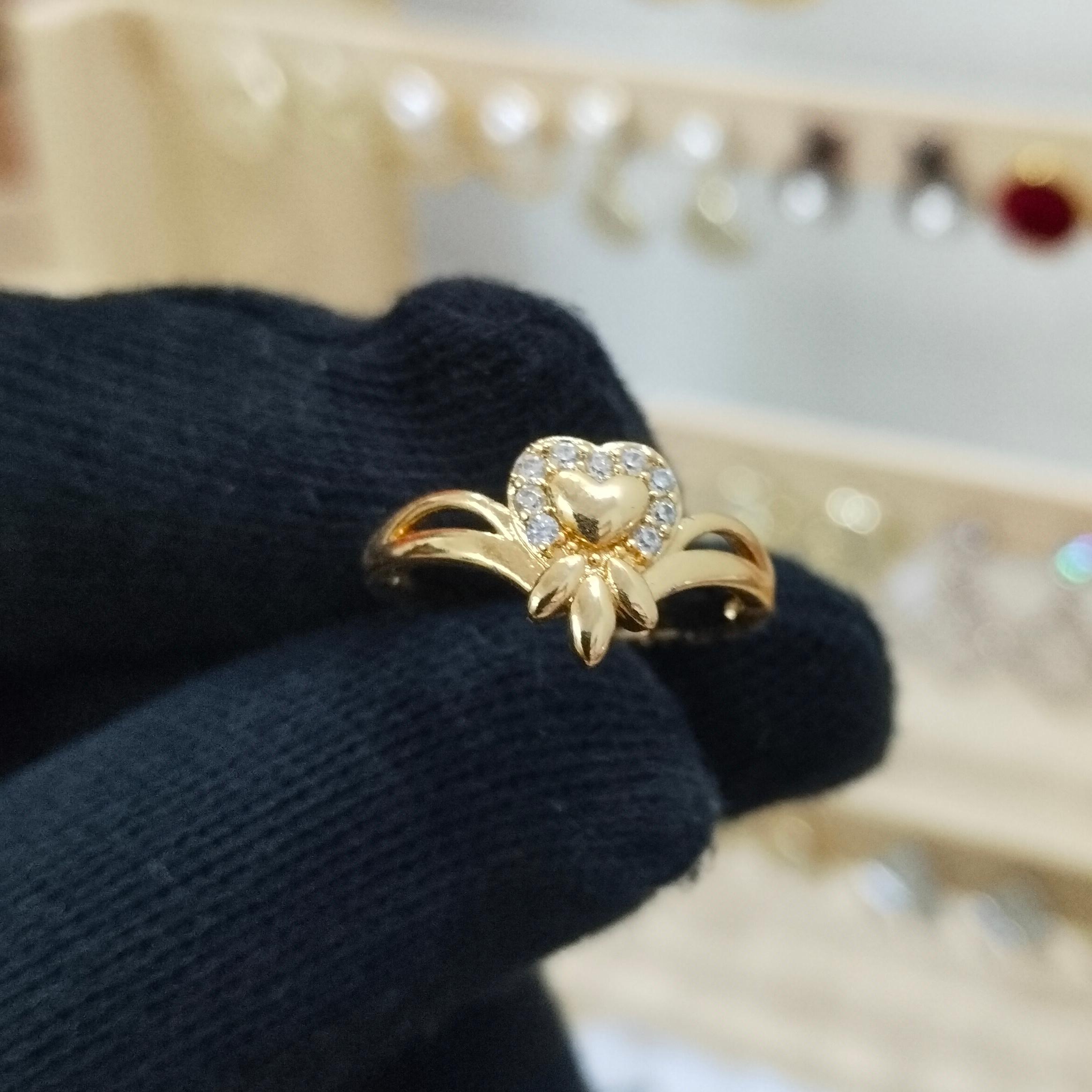 Golden Heart Diamond Ring - Image 1