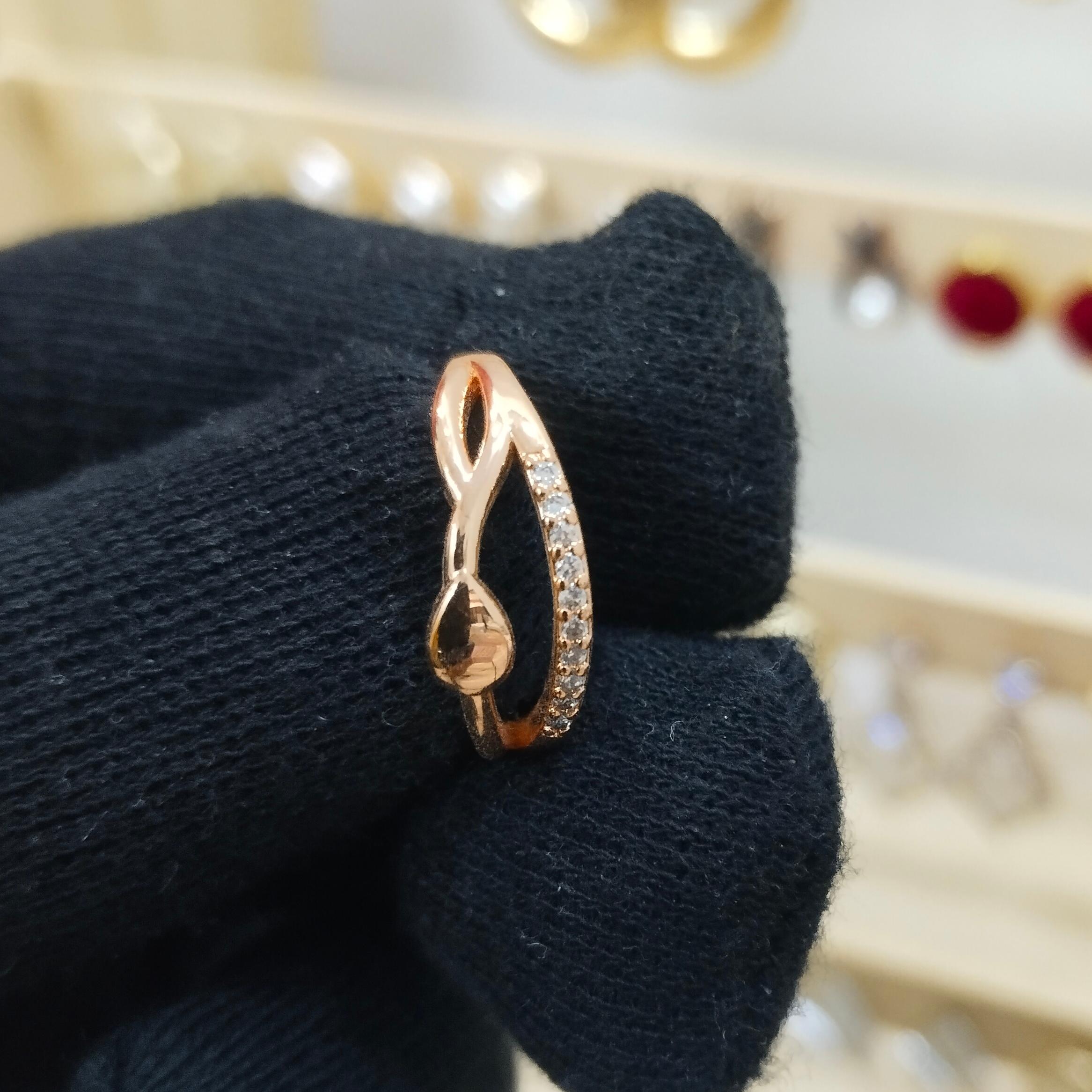 Goldy Diamond Twist Ring - Image 1
